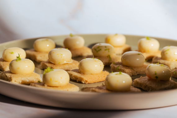 mise en bouche sucré, entremets de fruits de saison - Traiteur Perpignan Bokita