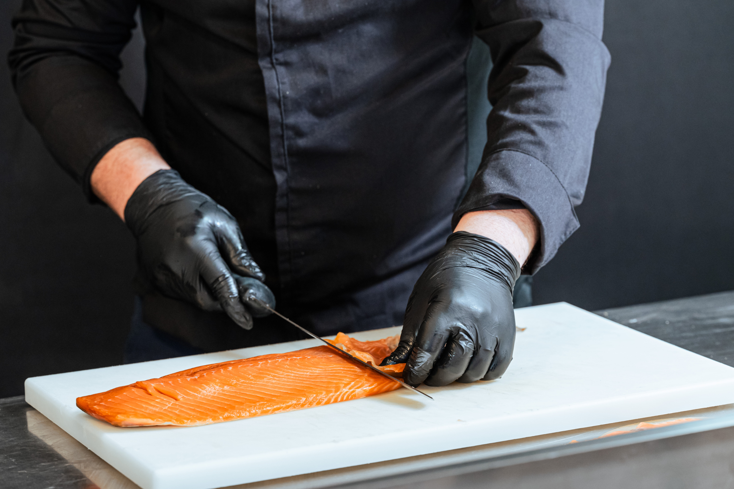 Traiteur Perpignan, Atelier de découpe de jambon, saumon fumé, frois gras pour vos evenements