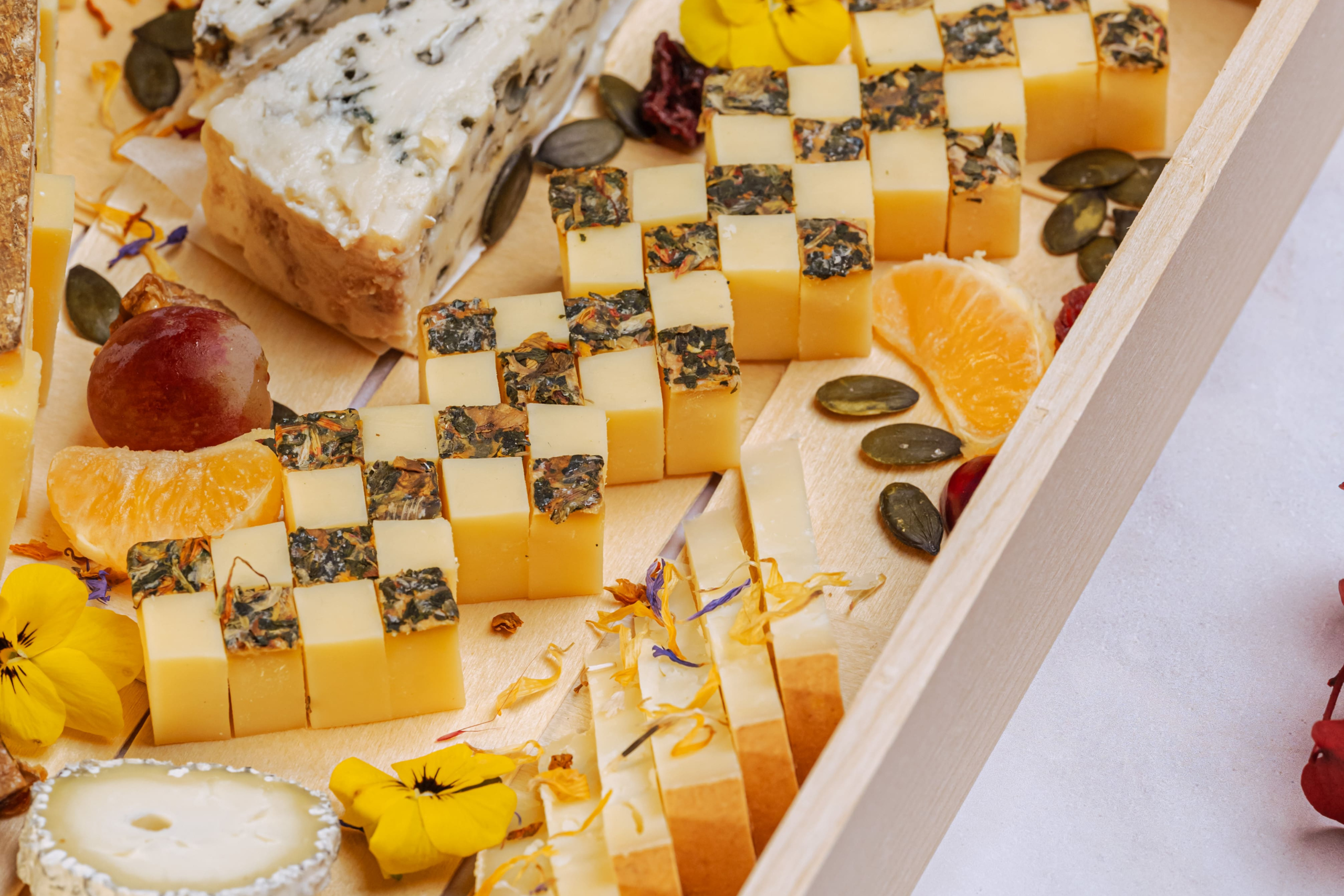 Plateau Fromages D'exception pour Noël : Comte, Tomme des fleurs, Roquefort, Brillat Savarin